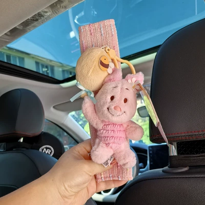 the Pooh Doll Cute Shoulder: Seat belt shoulder pad