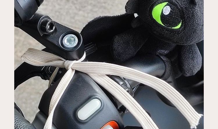 Thickened winter warm handlebar covers for electric bikes, waterproof and windproof, with fleece lining