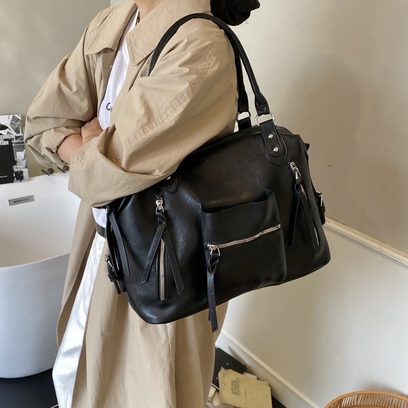 小众复古机车包女2025新款多口袋大容量软皮通勤包单肩斜挎托特包|undefined