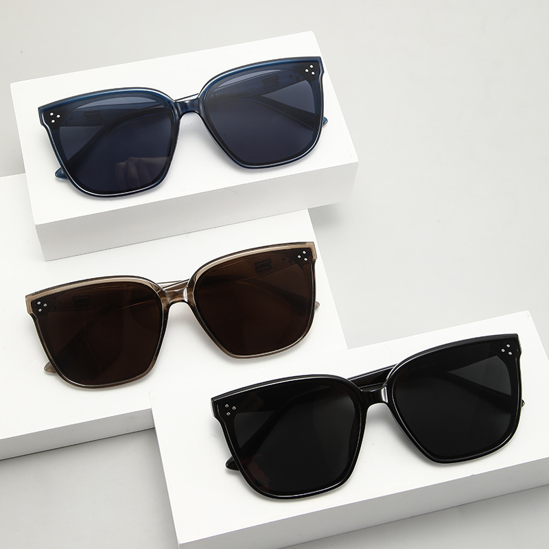 2024 nuevas gafas de sol de montura grande simple GM de moda retro anti-ultravioleta en vivo gafas de sol de sentido avanzado gafas de sol para mujer