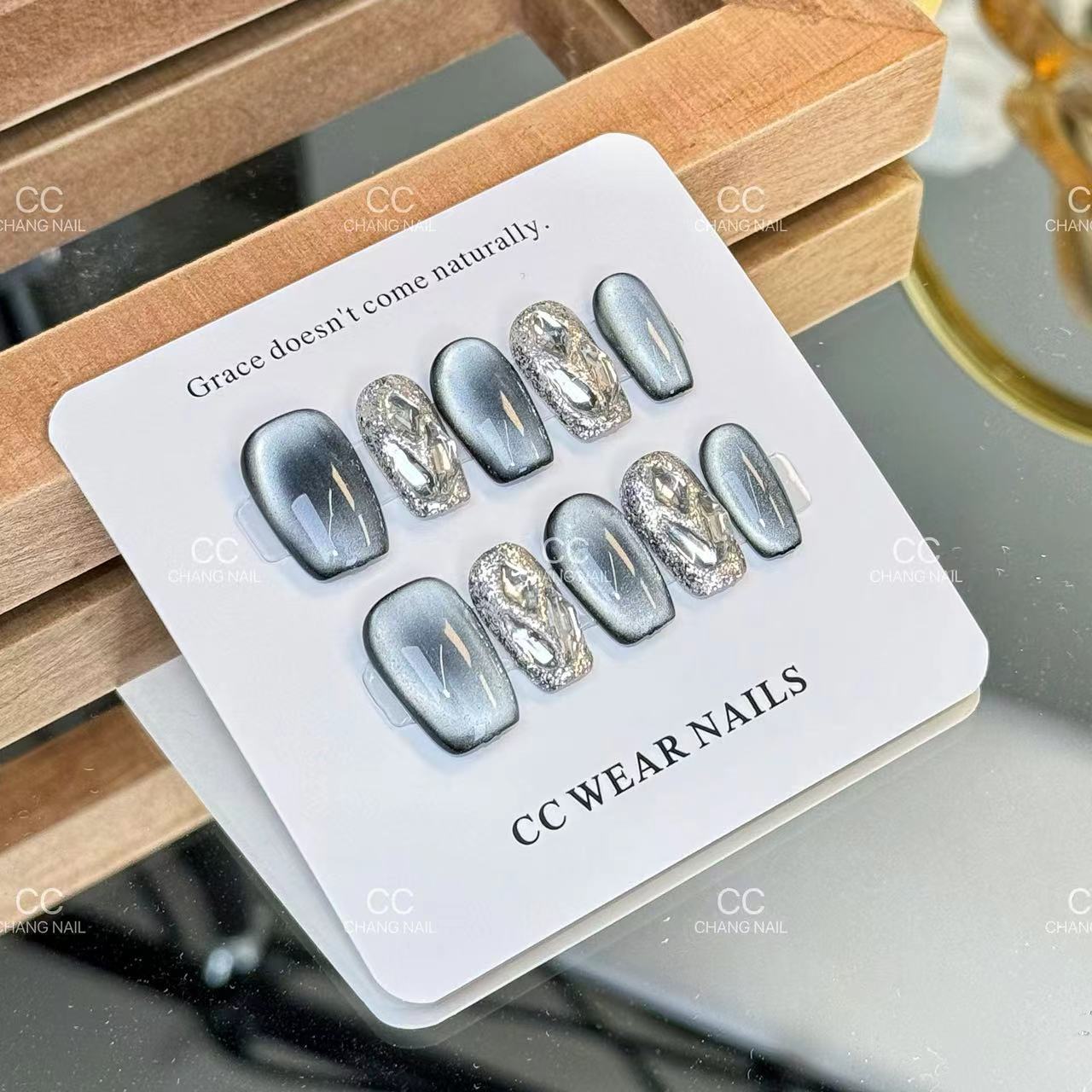 Yiyi Dance [Atractivo] Nuevo parpadeo de ojos de gato chino nuevo gel de ojos de gato gris esmalte de uñas de cristal red de uñas