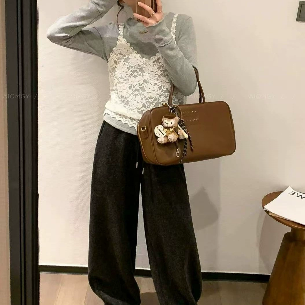 Корейская версия дизайна Delong утолщение дикая эластичная футболка с кружевным камзолом набор из двух частей