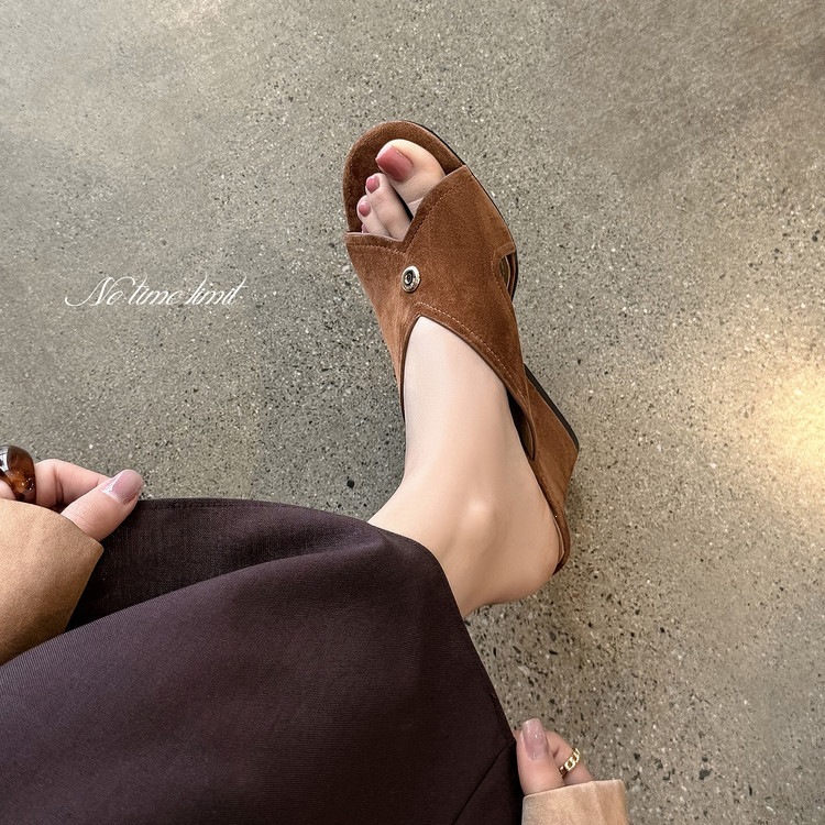 Sandal nữ da cừu hở mũi quai chéo gót xuồng 5 cm — màu nâu, Trang chủ, màu đen chi tiết 61