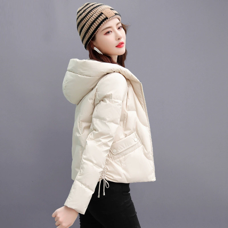 Короткий пуховик женский маленький зимний 2022 Новый женский маленький белый утиный пух в западном стиле, толстая приталенная куртка