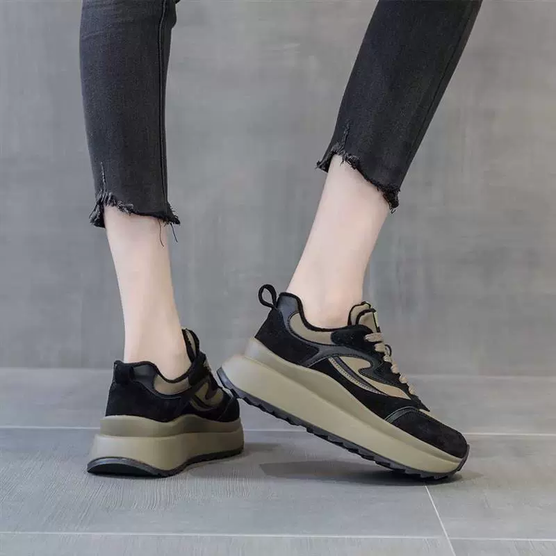 Sports footwear, universal white shoes for leisure, 2023 collection, for running