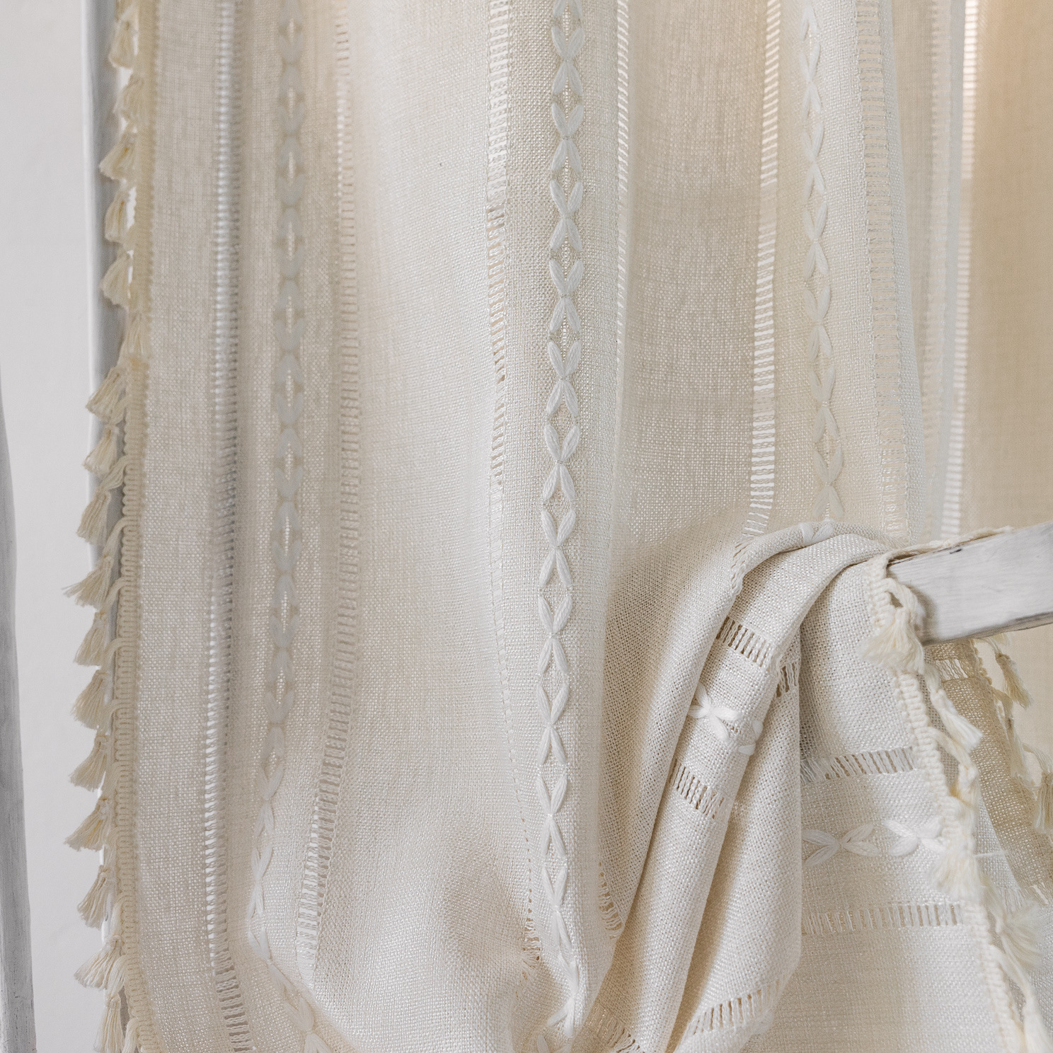 천공-크로스 할로우 화이트-타서 커튼