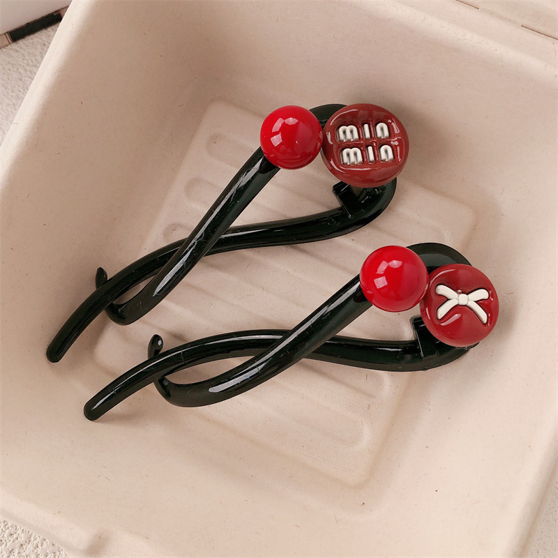 Anchor rojo torcido clip de cabello para mujeres de alta calidad 2024 nuevo clip de agarre de una palabra en la parte posterior de la cabeza clip de tiburón para niños