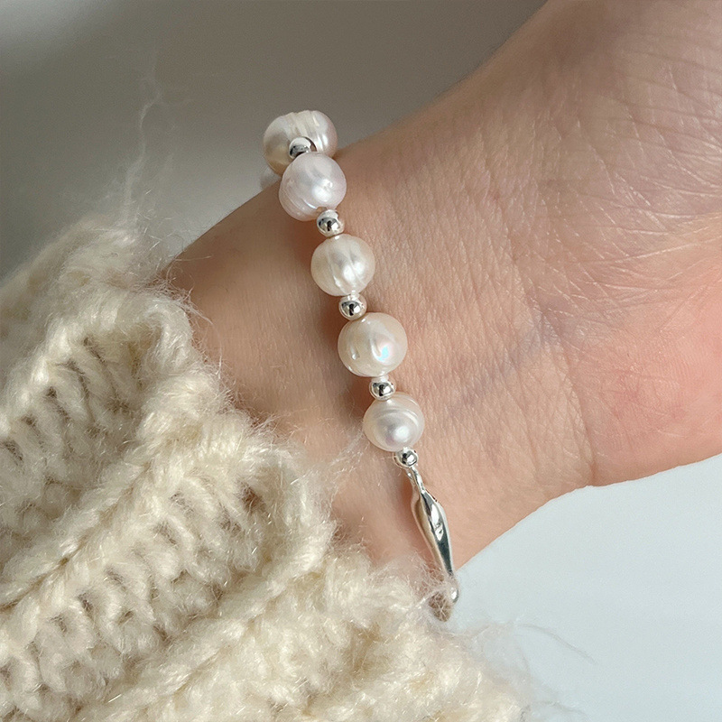 12g Weight Silver Plated Plating Material Bracelets Classification Copper Chain Material 1 Piece Quantity Daily Occasion Freshwater Pearl Material Oval Pattern Women's Gender Plating Design French Style Style French Style Oval Freshwater Pearl Plating Silver Plated Women's Bracelets 3