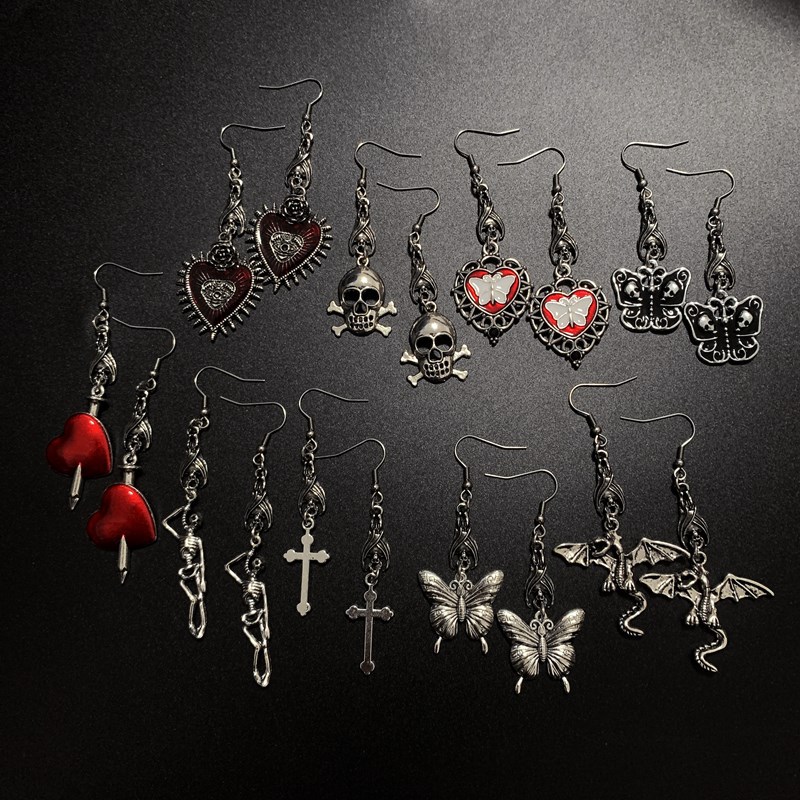 15g Weight Alloy Ear Needle Material Drop Earrings Classification 1 Pair Quantity Holiday, Daily Occasion Alloy Material Halloween Festival Heart Shape, Butterfly, Skull Pattern Women's Gender Hip-Hop Style 1 Pair Halloween Hip-Hop Heart Shape Butterfly Skull Alloy Drop Earrings 无