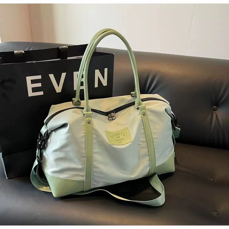 Capacious travel bag, oxford cloth