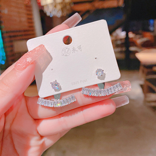 【】A two-wear back-hanging zircon stud earrings, light luxury and high-end earrings