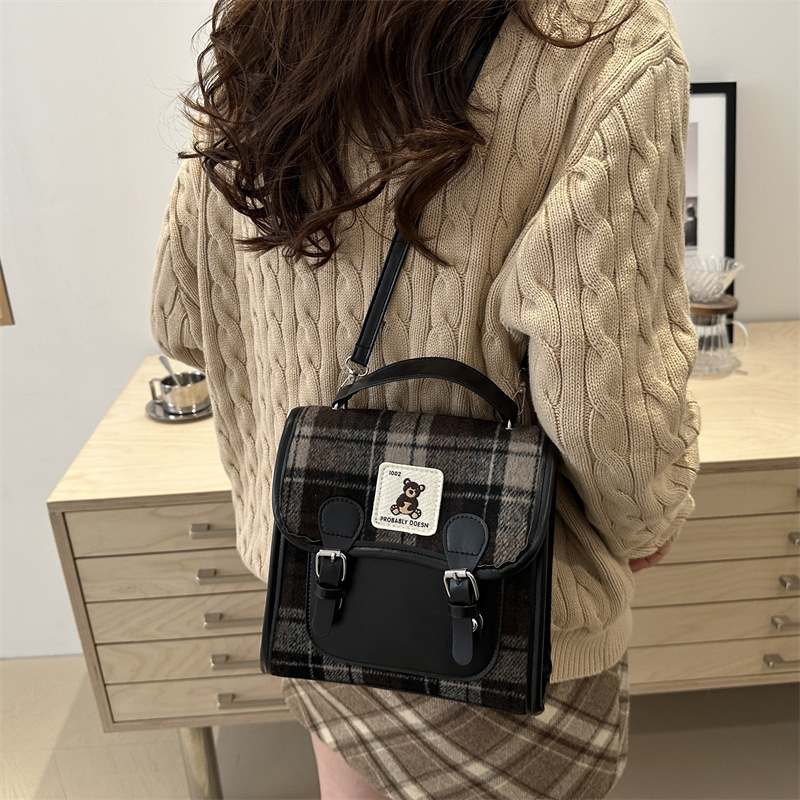 Nueva bolsa de invierno 2024 bolsos de moda de mujer mochila de hombro portátil de gran capacidad retro mochila de hombro