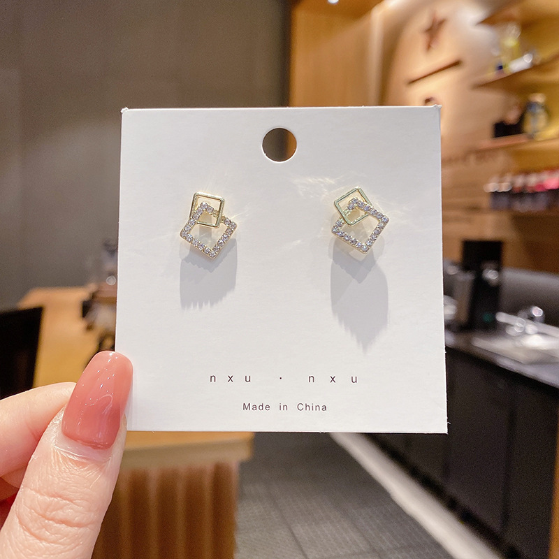 Pendientes de aleación moda coreana, estilo lujo ligero, ideales para puestos callejeros, mercado nocturno y ventas en vivo, al por mayor