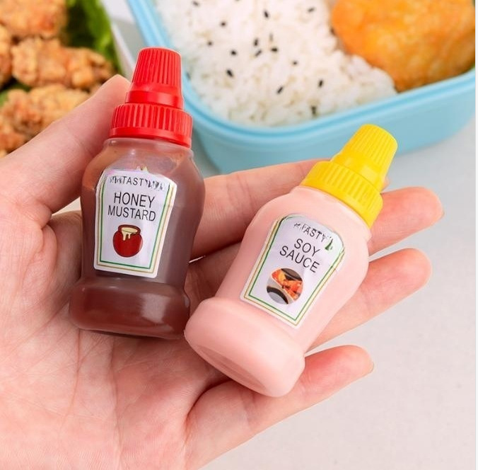 Mini portable sauce bottle, bento, Japanese salad dressing, tomato