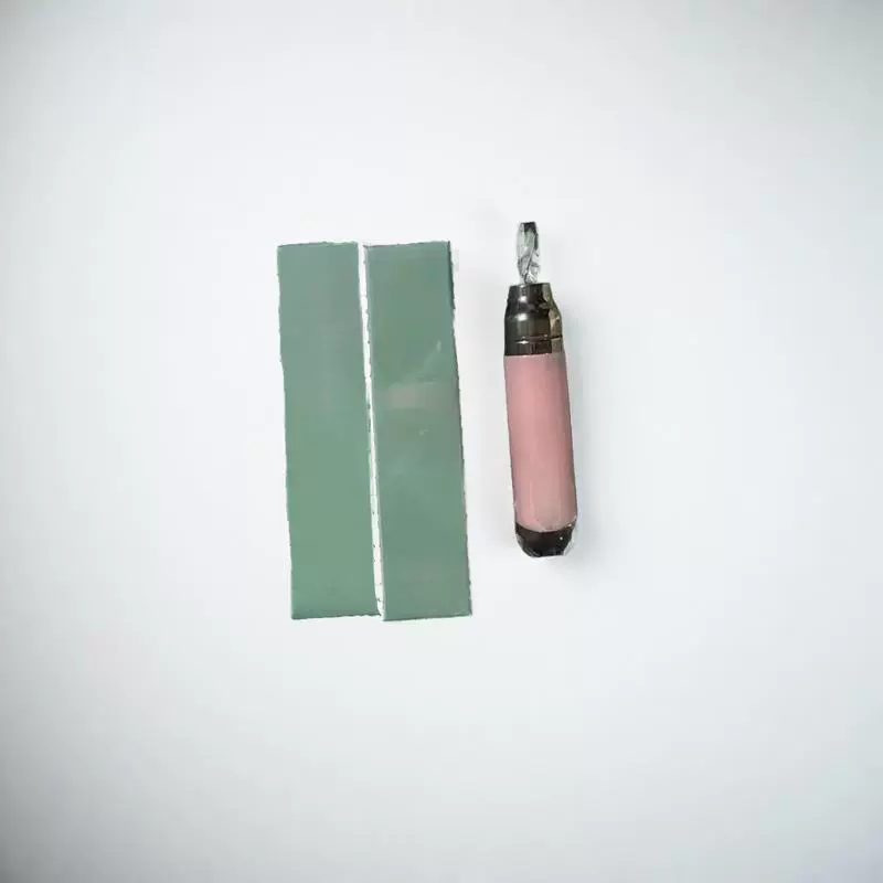 Бальзам для губ Essence 7 мл Traceless Care: увлажняет и разглаживает губы, восстанавливает, увлажняет, осветляет, придает сияние, поддерживает здоровье, улучшает внешний вид и обеспечивает гладкость губ.