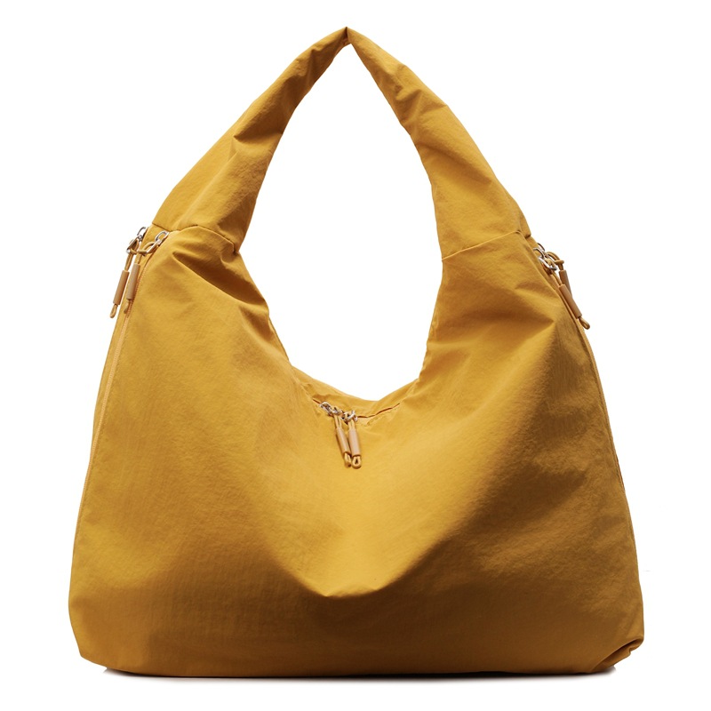 Bolsos de tela de nailon para axila bolsos de mujer 2025 nuevo bolso de hombro de moda casual de gran capacidad para viajar al trabajo