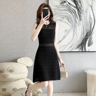 �ձ��L���|���o�䱳��A��С��ȹŮ��С���L�U�ձ��zᘿ��B��ȹ