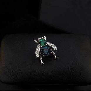 Tramps Anti-running Buckle Retro Bees Rhinestone Brooch Trendy Creative Insect Corsage European and American Creative Pin