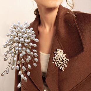 Exquisite Women's Brooch Autumn and Winter Elegant Suit Jacket Pearl Accessories High-end Pin Jewelry High-end Corsage Accessories Women