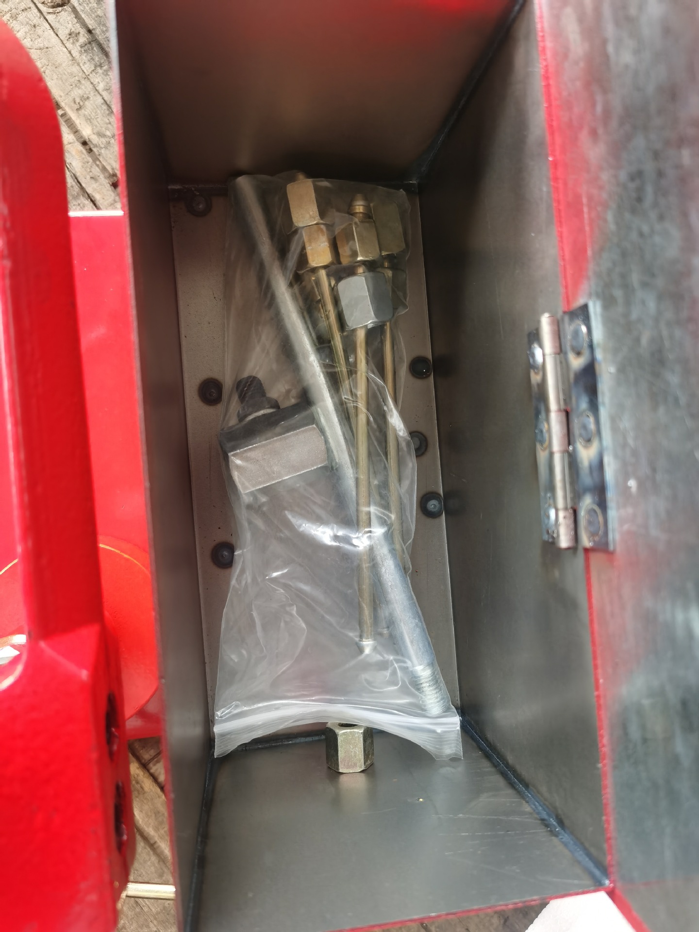 Automotive and tractor diesel injector calibrator, injector testing tool, hand-operated injector pressure tester