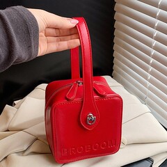 オリジナルのニッチなスクエアバッグ、脇の下バッグ、2025年夏のシングルショルダーバッグ、多用途で大容量の通勤バッグ、女性用シンプルで多用途なバッグ