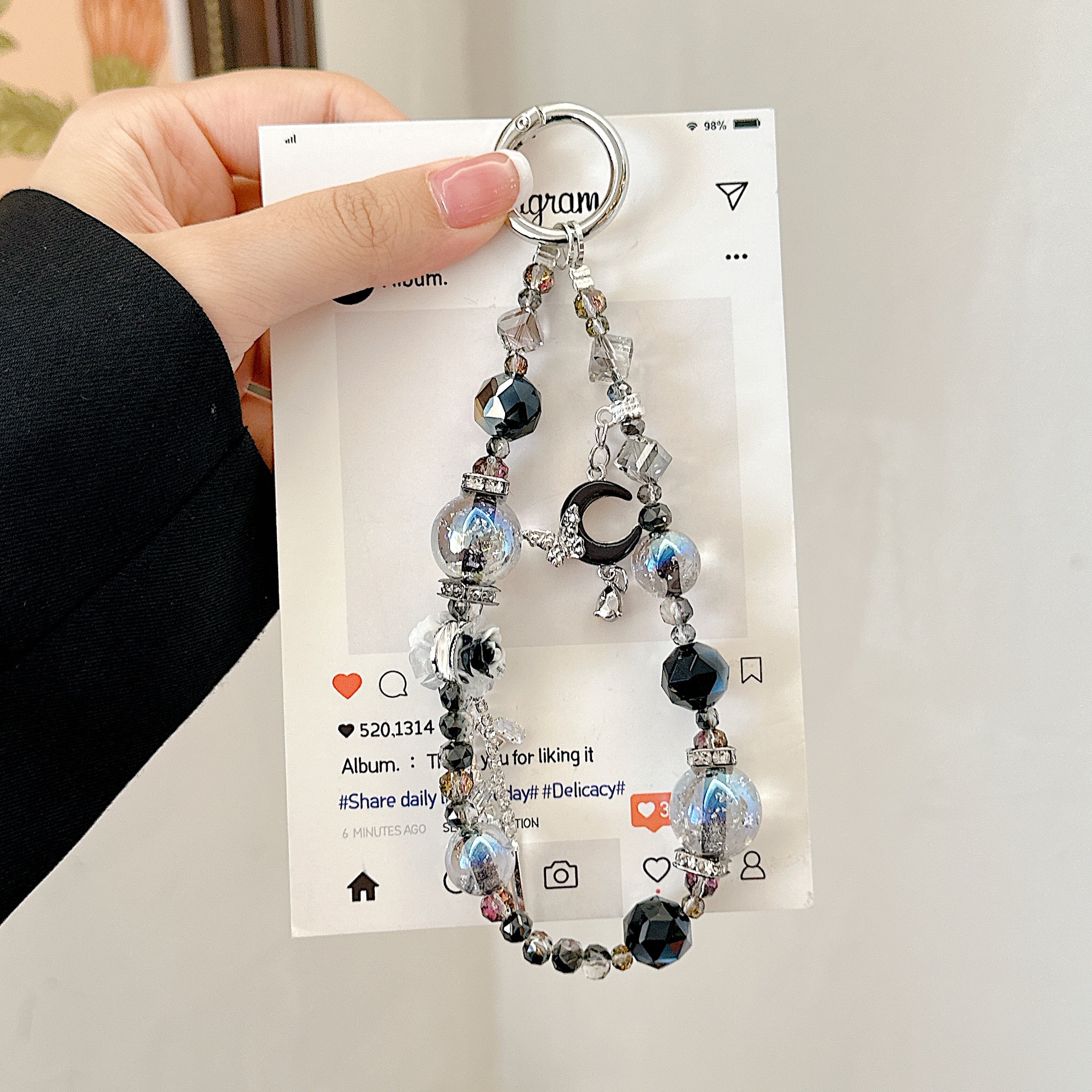 Cadena de teléfono móvil de alta gama hecha a mano de boutique, cadena de pulsera de luna de cielo estrellado, cordón de teléfono móvil de moda, mochila/colgante corto