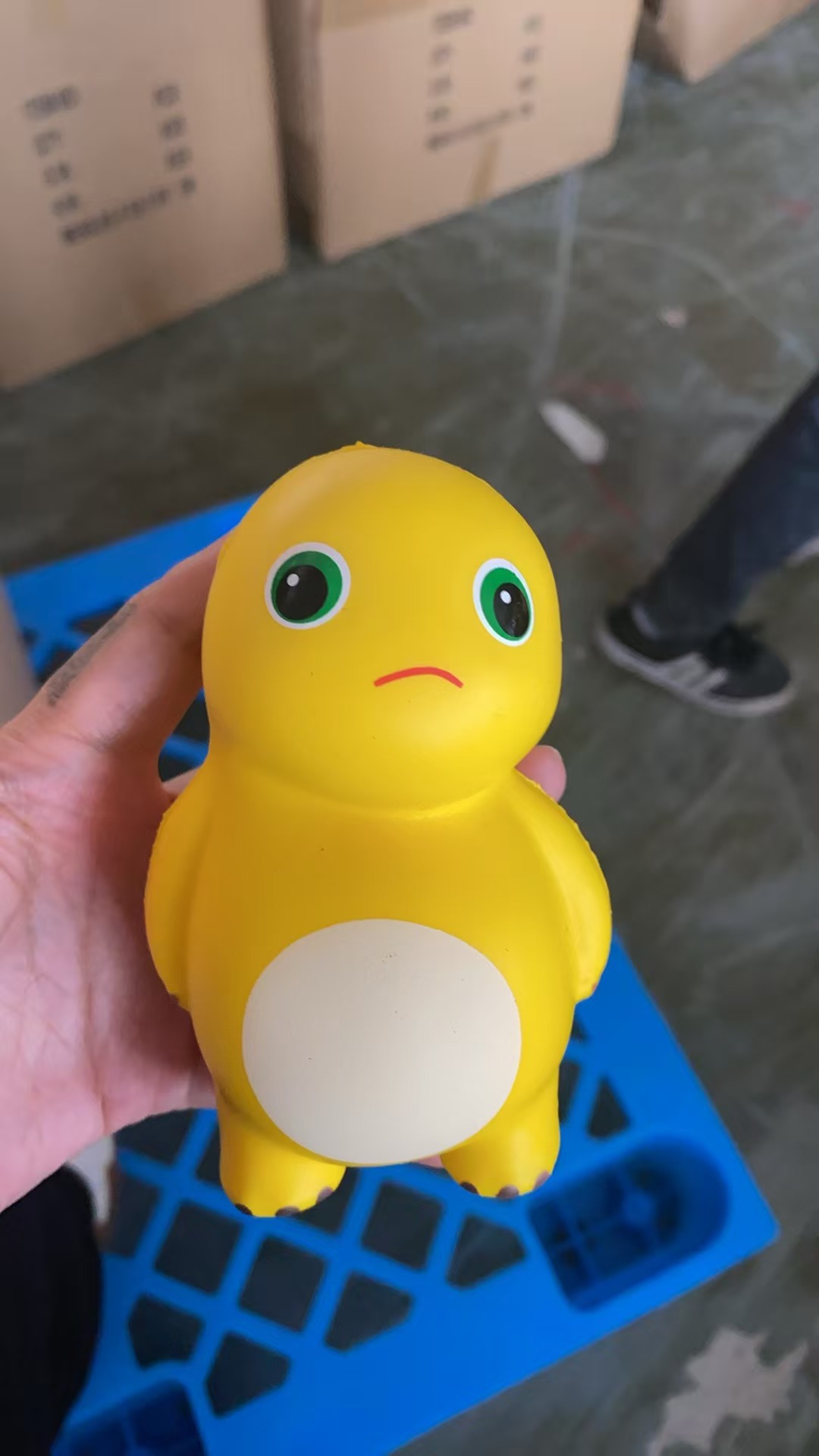 Juguetes Yiwu fábrica de fuente para descomprimir el mercado nocturno de juguetes pequeños productos básicos de peso para vender al por mayor puestos de venta para reducir los niños empujar image 23