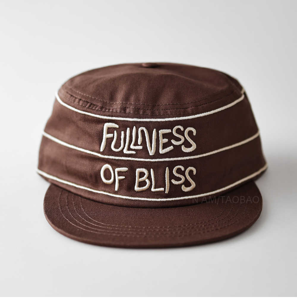 Diseño coreano de nicho con letras rayadas bordadas sombrero de bisel plano, moda para hombres y mujeres, sombrero de lengua de pato.