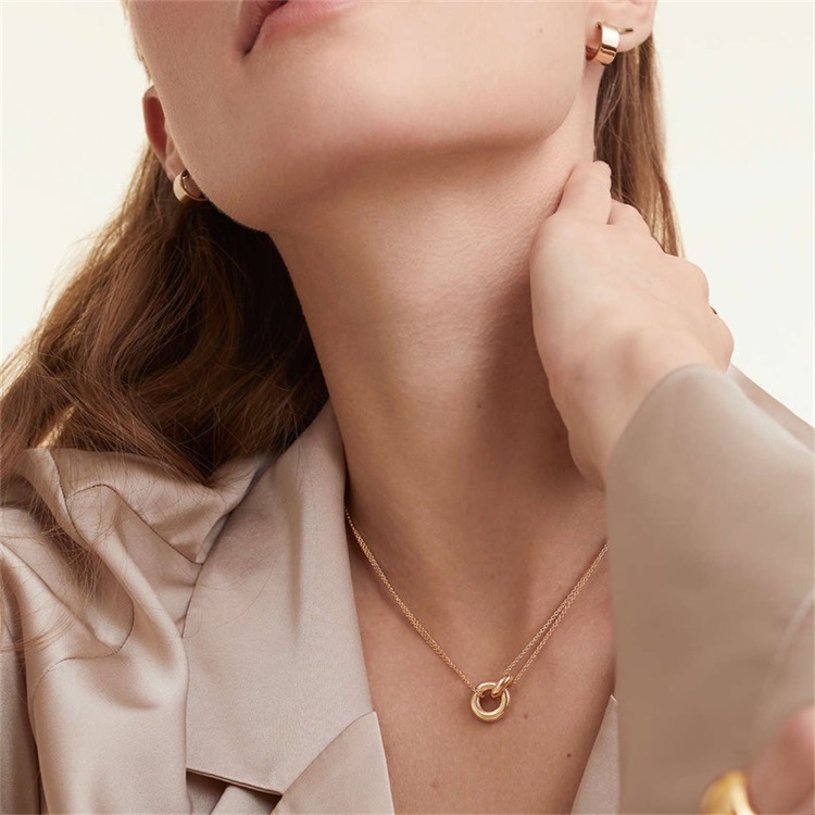Simple Style Solid Color Stainless Steel Plating Gold Plated Layered Necklaces display picture 1