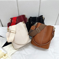 外貿跨境女包2023新款歐美潮流荔枝紋水桶包簡約大容量單肩斜跨包