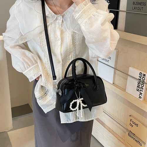 ins bag 2024 new fashion cute small bag small fresh Japanese and Korean shoulder bag texture handbag western style