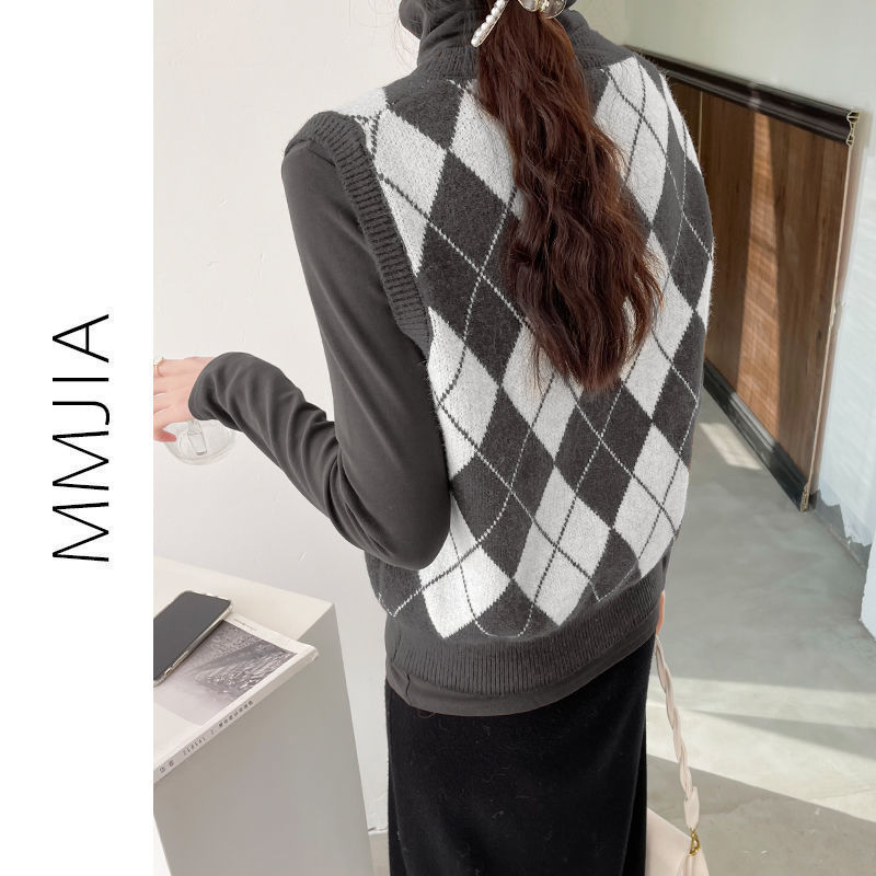 Retro en forma de diamante Plaid Chaleco de punto para las mujeres Otoño e Invierno Nuevo estilo exterior sin mangas suéter con cuello en V apilados chaleco suave desgaste exterior image 8