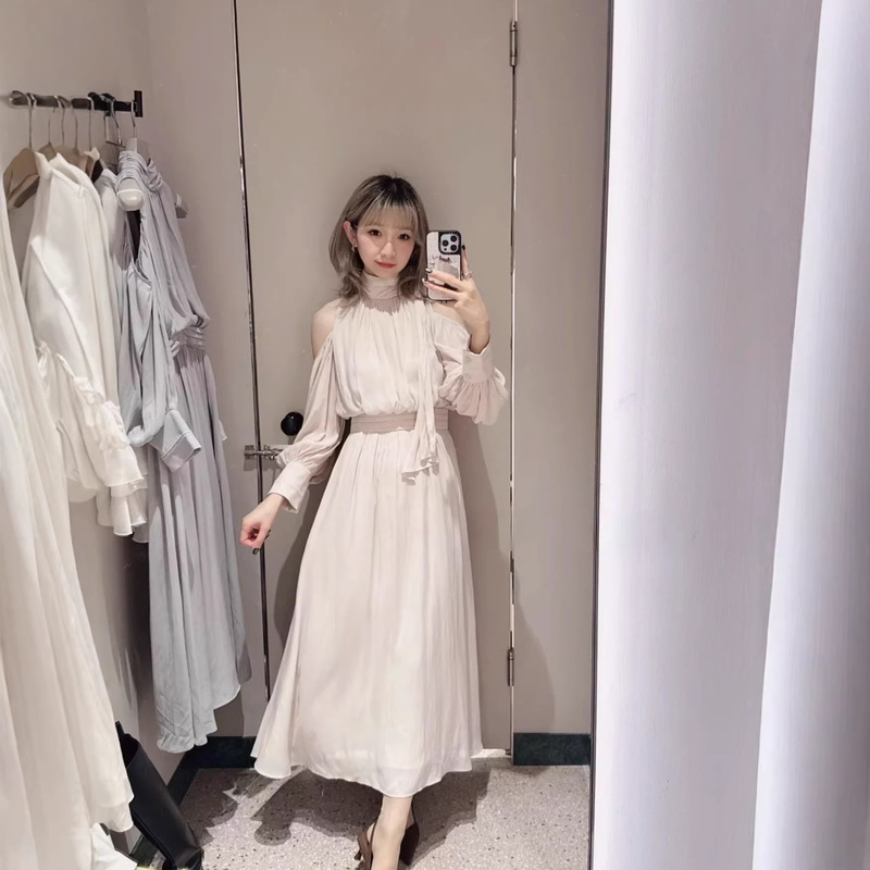 Japanese Brand S's New Elegant Waist-Cinching Chiffon Off-Shoulder Dress for Spring/Summer 26
