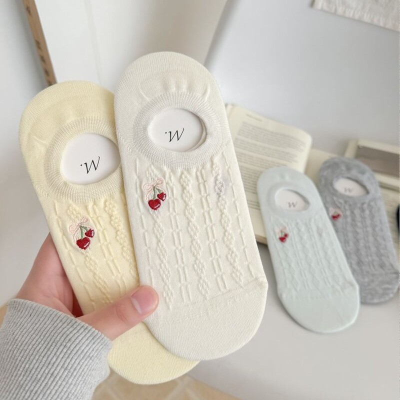 Seamless Shallow-Cut Spring/Summer Thin Silicone Cute Cherry Invisible Boat Socks, Breathable, Non-Slip, Won'T Slip Off Seamless Shallow-Cut Spring/Summer Thin Silicone Cute Cherry Invisible Boat Socks, Breathable, Non-Slip, Won'T Slip Off