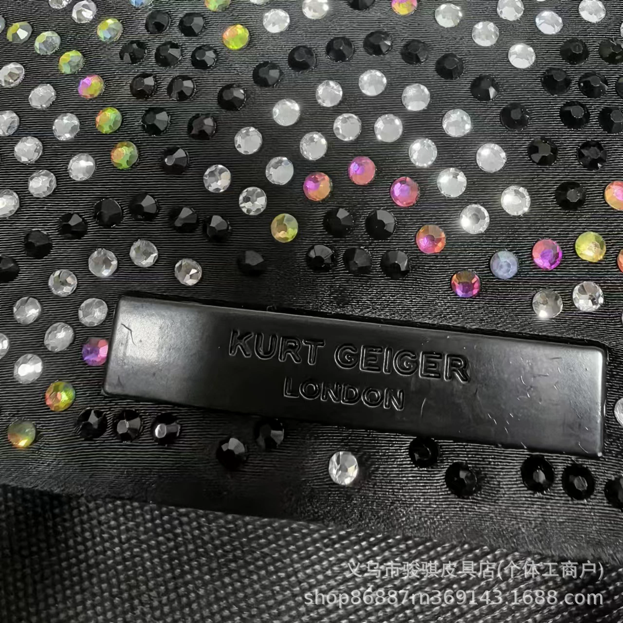 Новая орлица на крышке британский Kurt Geiger сумка через плечо фан-форма черная горячая царапина высокая ценность фабрика