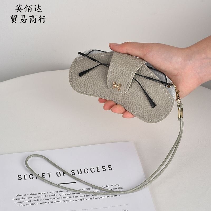 Fashionable Eyeglasses Case Frame Protector Portable Leather Glasses Holder Neck Strap Sunglasses Pouch Anti-Loss Sunglasses Case