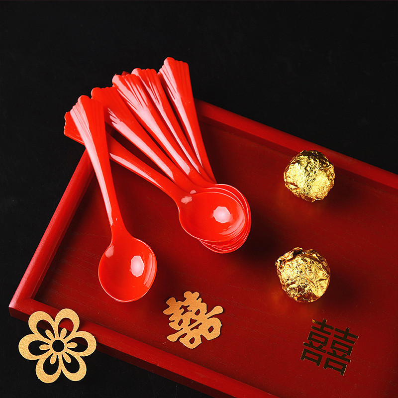 빨간 숟가락 50개