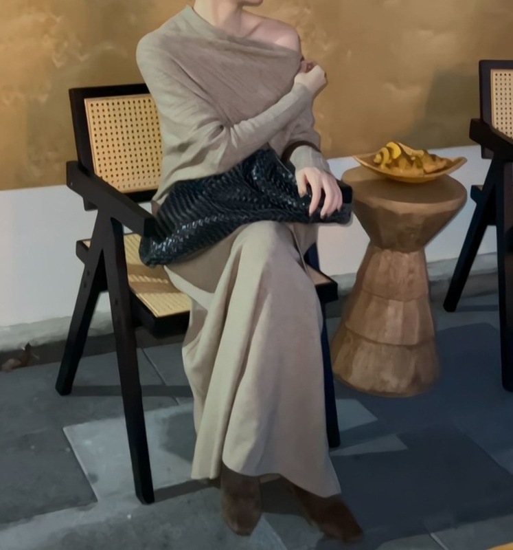 跨境热卖温柔风露肩蝙蝠袖坑条针织罩衫女秋遮胯显瘦A字半裙套装|undefined