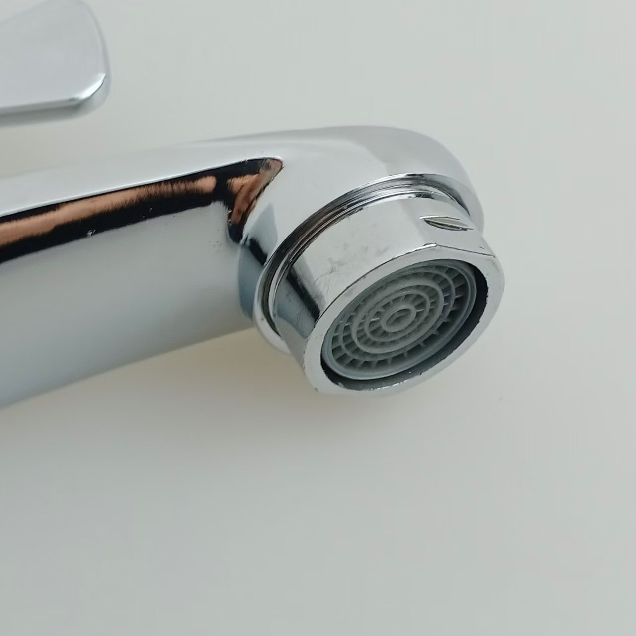 Zinc alloy single-cooling faucet, bathroom washbasin quick-opening countertop small faucet, household universal faucet manufacturer wholesale undefined