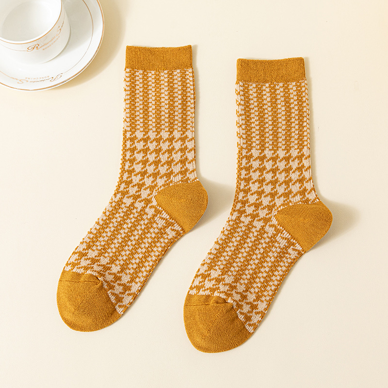 Algodón de color sólido, calcetines de doble aguja de dos vías, calcetines de pila de viento británicas, calcetines de primavera y otoño coreanos sin hueso.