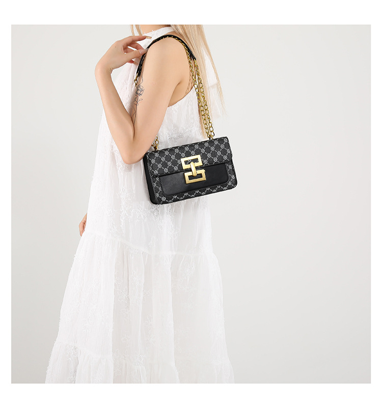 High-end texture, retro single-shoulder women's 2024 autumn new trendy and versatile chain crossbody small square bag undefined