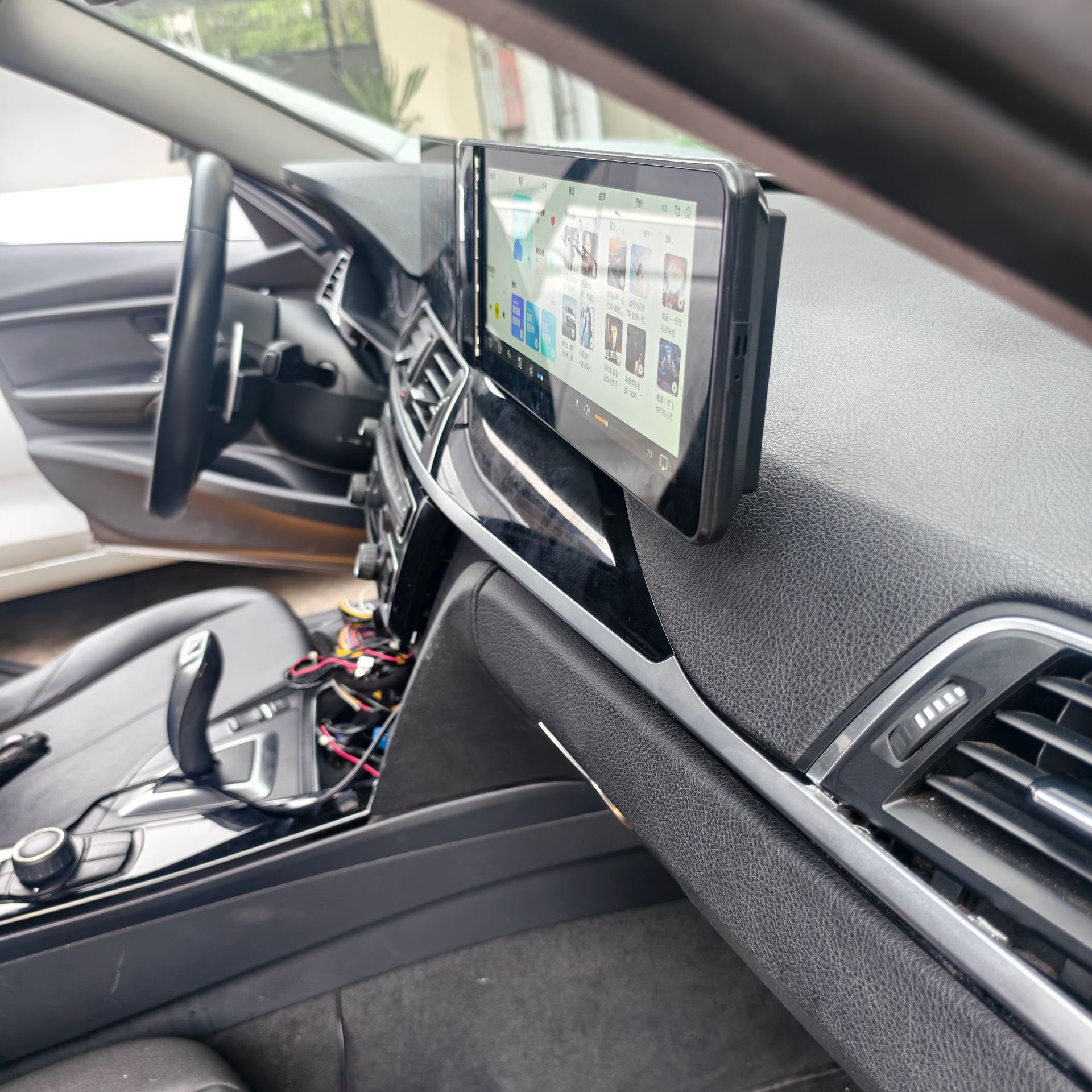 Suitable for 2016 BMW 3 Series triple-screen car navigation with Bluetooth CarPlay