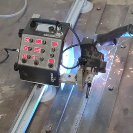 钻头;焊接小车;金属成型设备