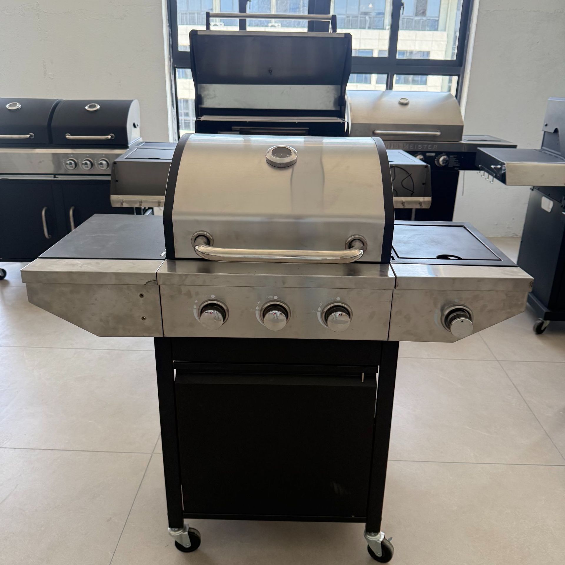 Barbacoa de acero inoxidable para el hogar transfronterizo grande para acampar con horno lateral, estufa de gas, parrilla de gas licuado al aire libre al por mayor