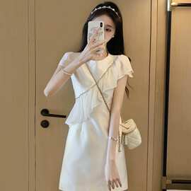 白色小香风连衣裙2026年新款女装夏季显瘦气质名媛设计感小众裙子