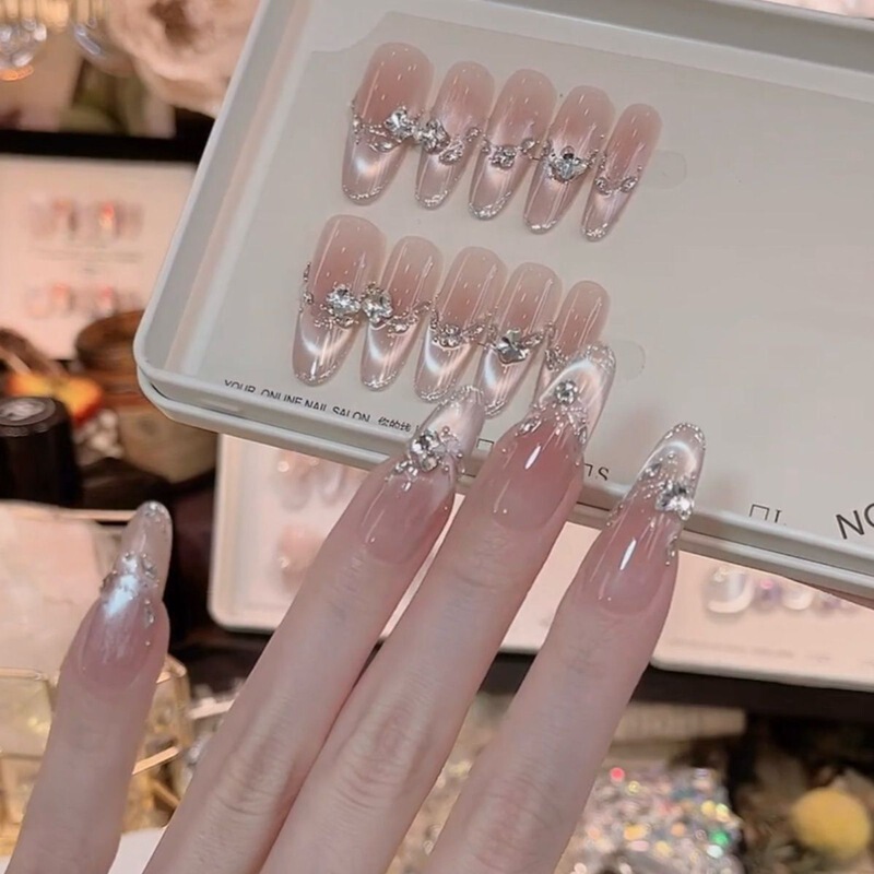 Medium-length, purely handmade wearable nails wholesale, high-end, brightening cat-eye handmade wearable nail patches, fake nails Medium-length, purely handmade wearable nails wholesale, high-end, brightening cat-eye handmade wearable nail patches, fake nails