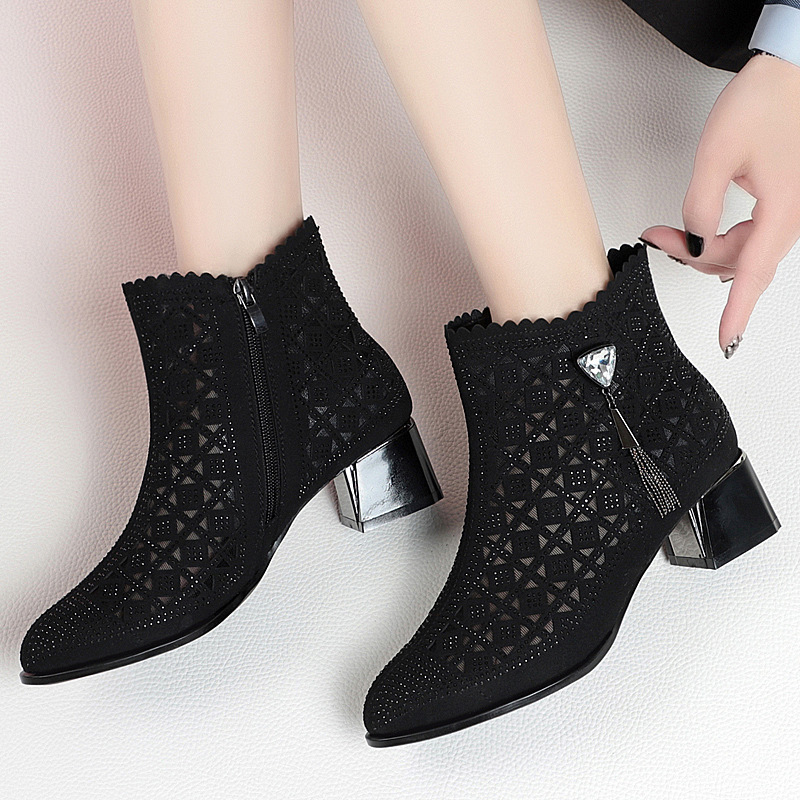 Boot cổ thấp nữ da lưới gót thô thoáng khí, đính đá lấp lánh — màu đen