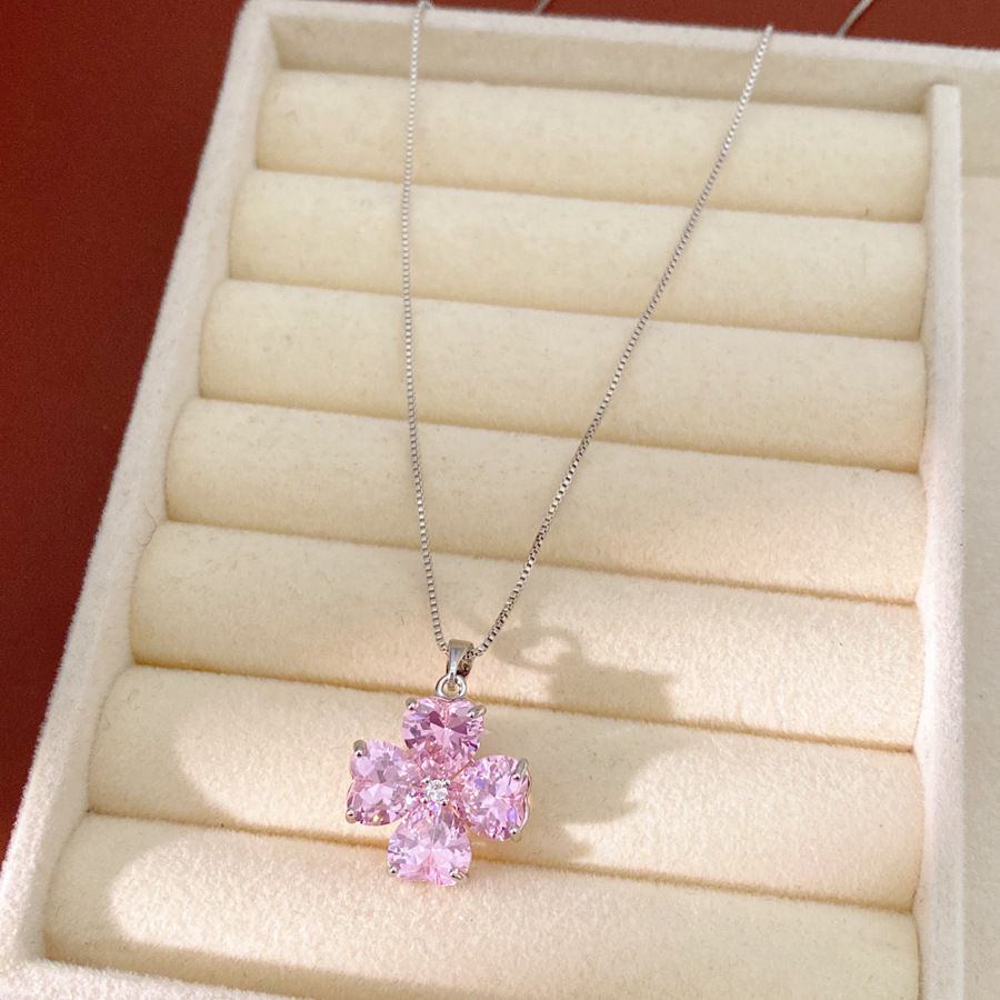 Viento frío personalidad flor de amor collar de piedra tierna lujo ligero estilo alto conjunto de joyería de nicho universal