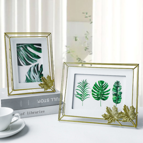 Photo Frame for Iron Wire Photos, Table Decor with Ins Style, Nordic Light Luxury Glass, 6-inch and 7-inch, Personalized Creative Modern Simple Children