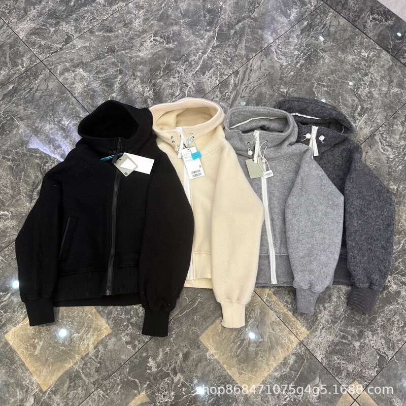 Canada Goose Sweatshirt, Chilliwack Series 01, Sheep Fleece Crew Jacket, Coat 7102W1 Canada Goose Sweatshirt, Chilliwack Series 01, Sheep Fleece Crew Jacket, Coat 7102W1